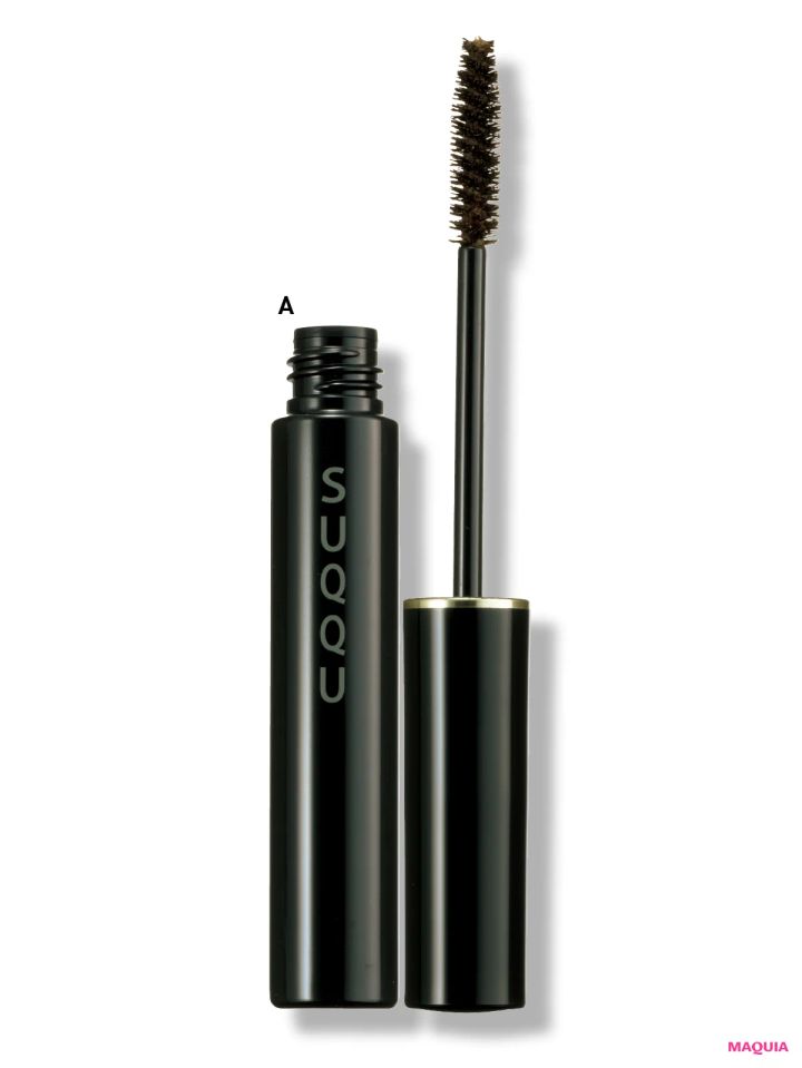 ユニクロの黒タートルを着るならメイクはどうする？ 2つのポイントで洒落顔に！_6