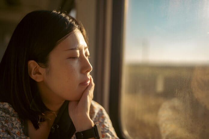 染めても染めてもキリがない！ みんなの悩める白髪事情と対処法