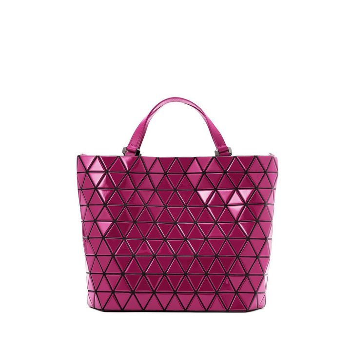 「CRYSTAL GLOSS」Handbag ¥141,900（H300×W350×D135） ／BAO BAO ISSEY MIYAKE（イッセイ ミヤケ 03-5454-1705）Photo _ Courtesy of ISSEY MIYAKE INC.