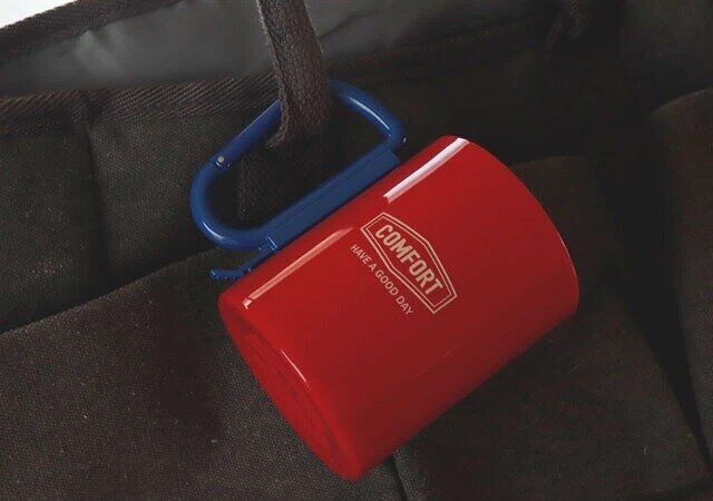 セリアのカラビナマグカップ 260mlをバッグに取り付け