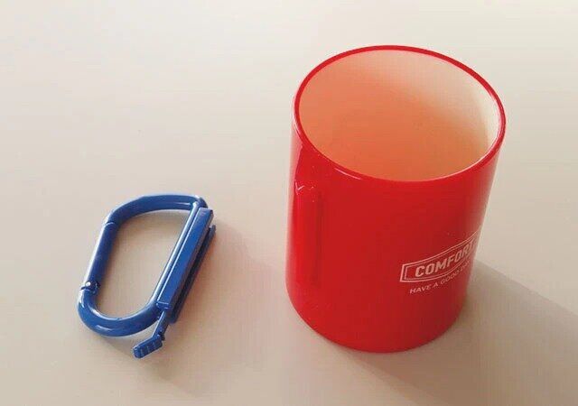 セリアのカラビナマグカップ 260mlの持ち手を取り外した様子