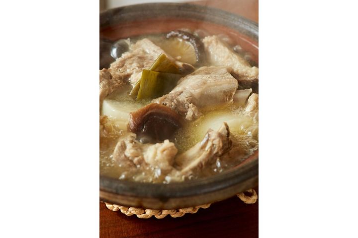 骨からだしを取る！“豚スペアリブと大根の煮物”