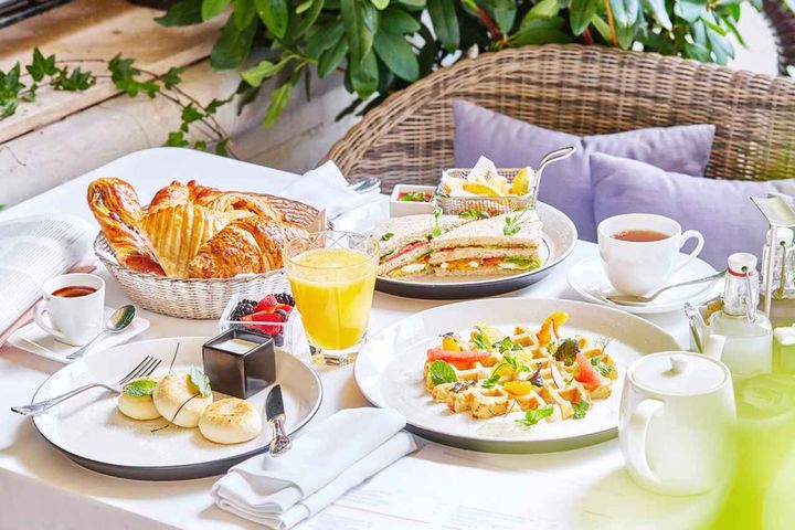 画像: 「毎回3千円のランチはしんどい」セレブママ友との【金銭感覚のズレ】正直に伝えると、思わぬ返答が！