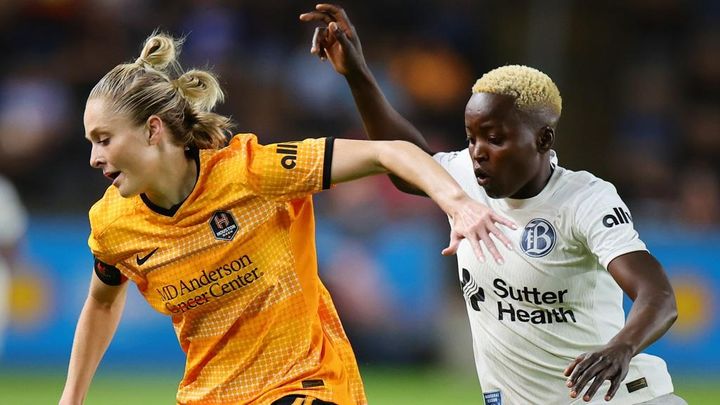 男子ならボコボコ！？日本人女子の出場試合で仰天の挑発的プレー！「来いよ」と手招き