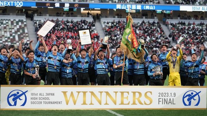 高校サッカー、前々回優勝校が激アツ応援！「がくげい愛してる」で4年連続の全国大会出場決定