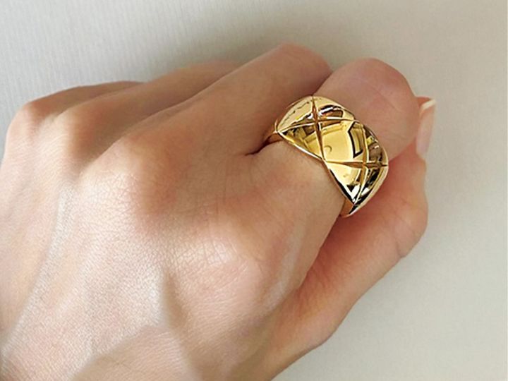 シャネルのココクラッシュのラージリング