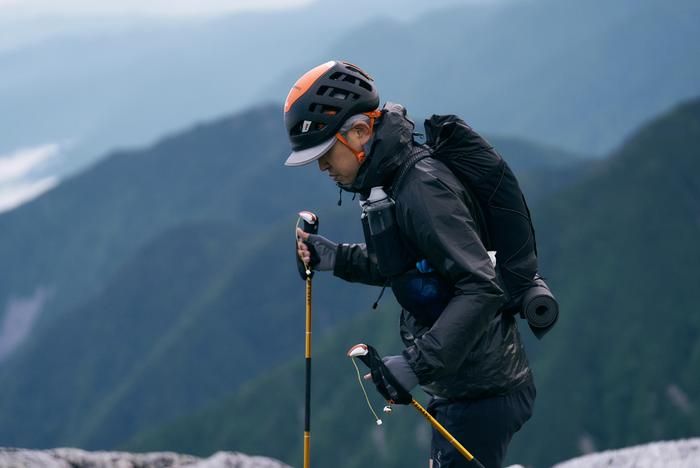 登山をしているSAYAMA worksの佐山さん