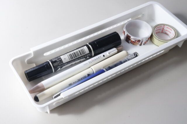 セリア 伸縮収納トレー浅型 文房具