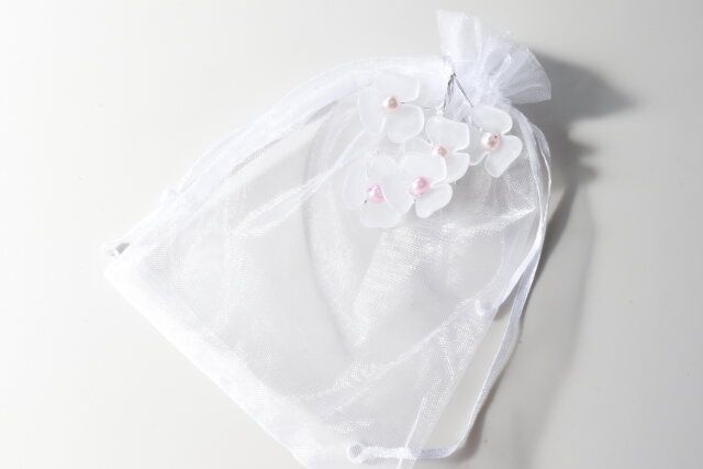 セリアの装飾用ビーズフラワーミニブーケ アジサイ