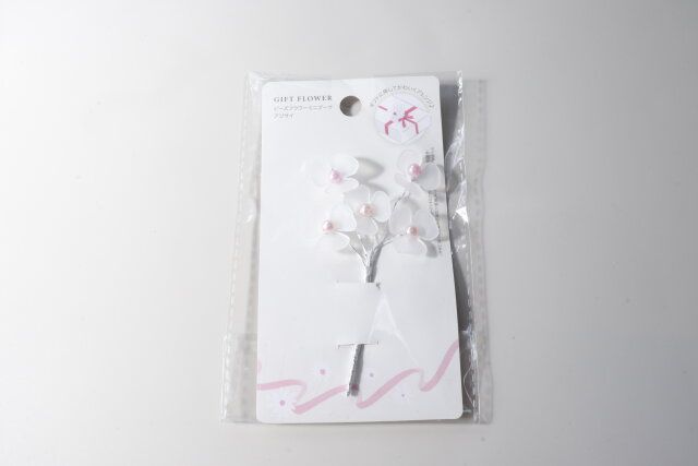 セリアのビーズフラワーミニブーケ アジサイのパッケージ