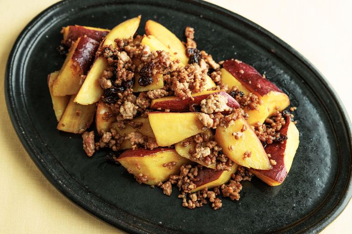 甘くてしょっぱい秋色おかず“豚挽き肉とさつま芋のウスターバター炒め”