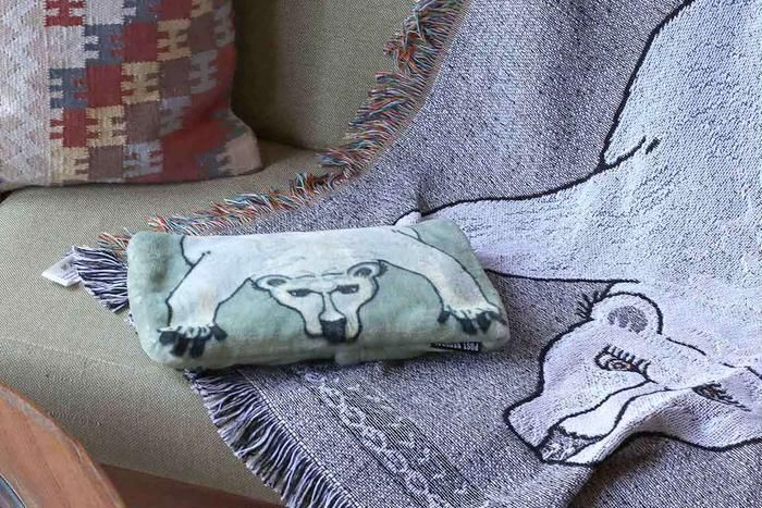 シロクマ柄の湯たんぽカバーとブランケット