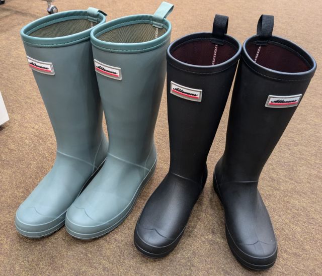 2足のレディースサファリライトレインブーツ