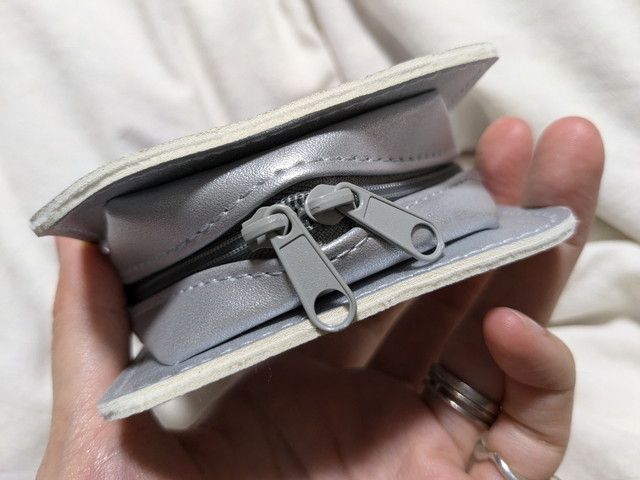 「inゼリー」がモバイルバッテリーケース