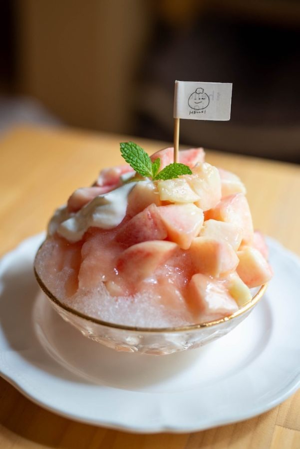 「まるですももなもものmini mini パフェ」1480円（※販売期間は6月下旬から9月中旬頃） ※miniminiパフェの桃は熊本県産