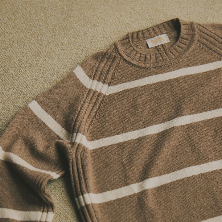 オーバーサイズのボーダー柄ニットをダブダブと着て今どき感アップ【マイスタンダードブック】