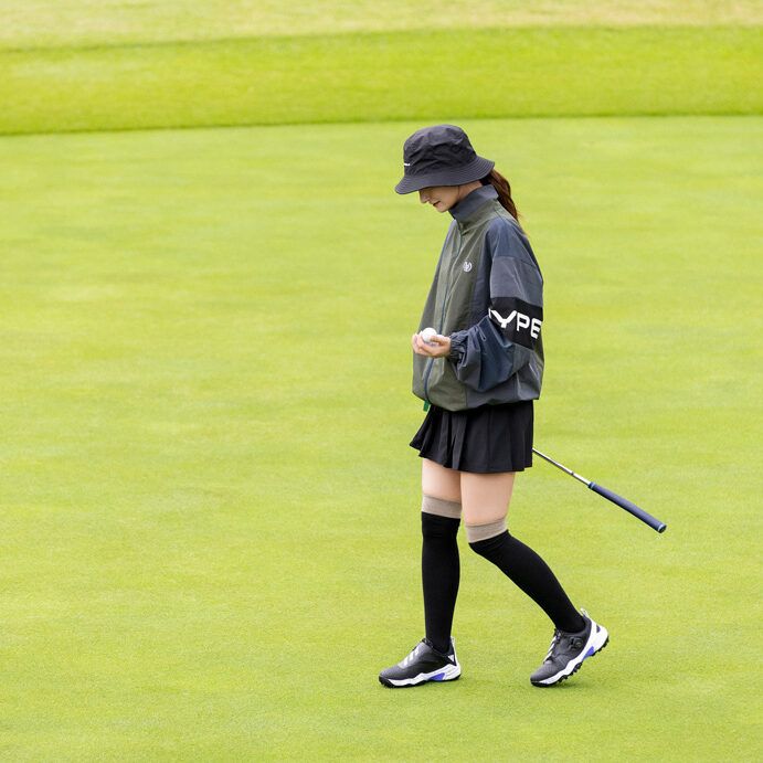 街でもコースでも着れる！ メンズライクなジャケットがかわいいコーデ