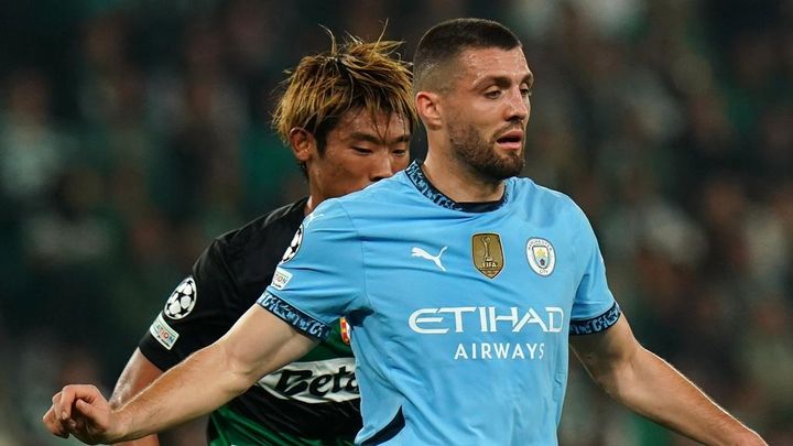 日本代表MF、欧州最高峰の舞台で痛恨ミス…「雑すぎる」「集中力の欠如」と批判される