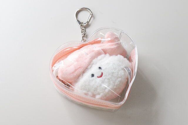 セリア 推し活ポーチ ハート（レッド・ピンク・イエロー） サイズ感