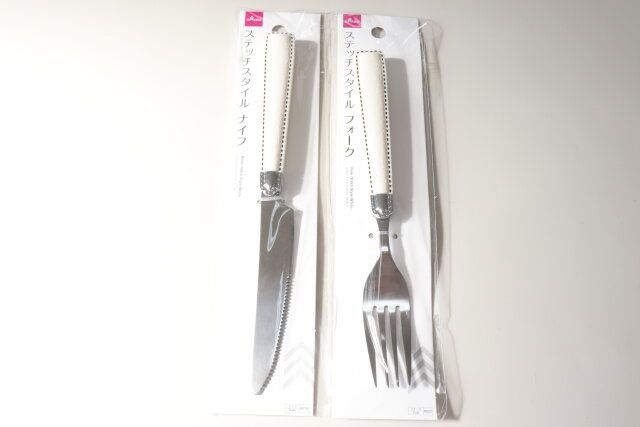 ダイソー ステッチスタイルナイフ（ホワイト） ステッチスタイルフォーク（ホワイト） パッケージ