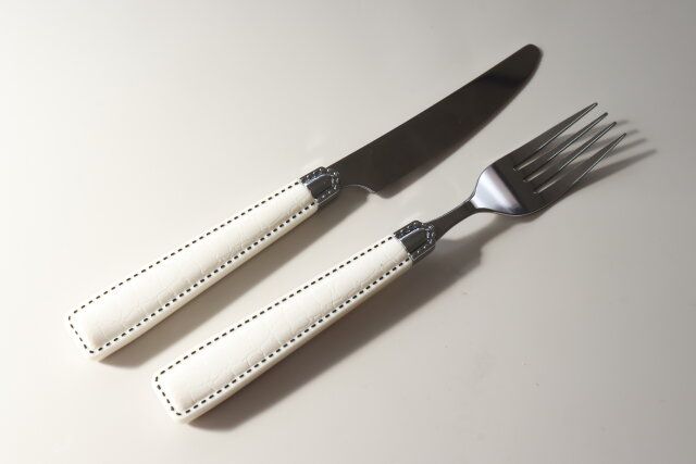 ダイソー ステッチスタイルナイフ（ホワイト） ステッチスタイルフォーク（ホワイト）