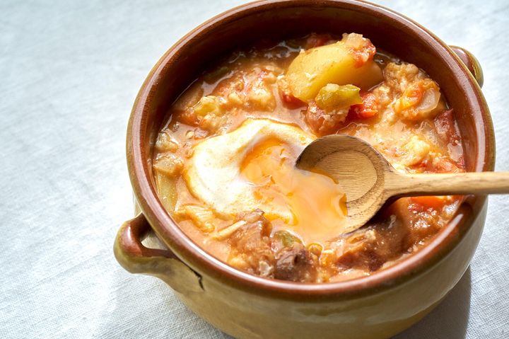 卵入り温かいガスパチョ