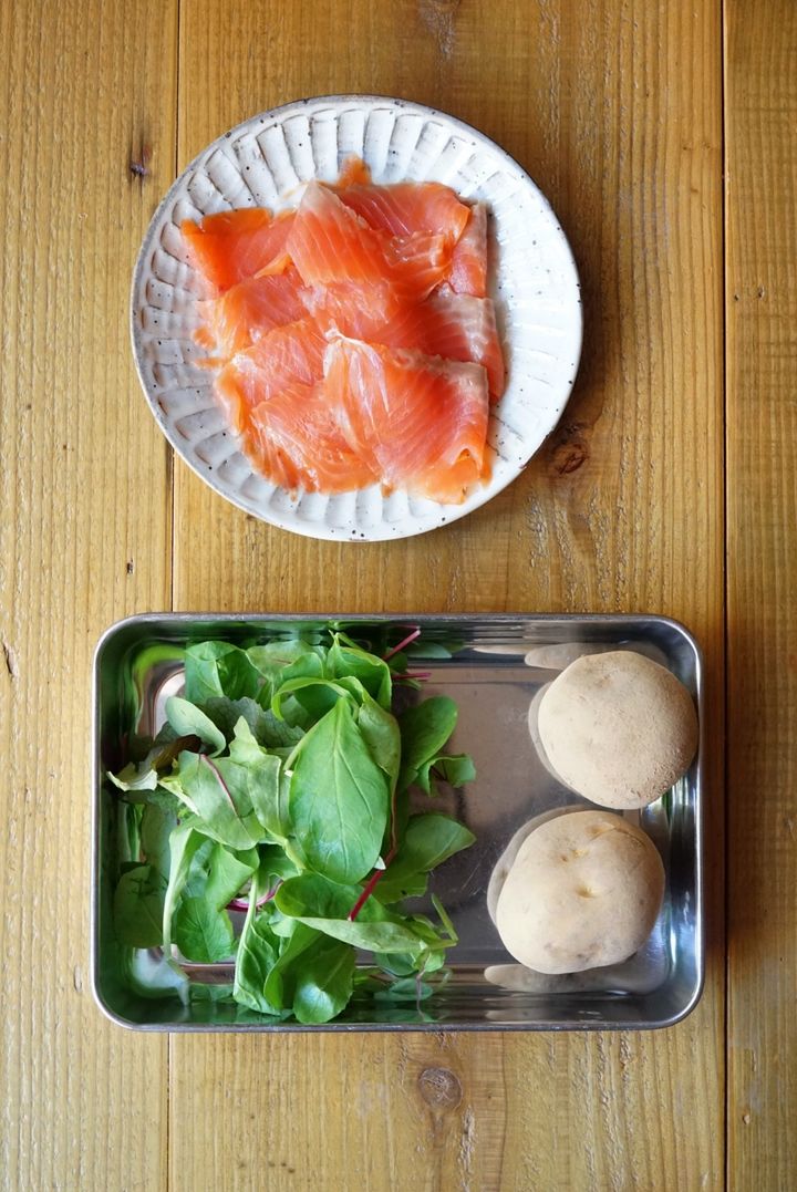 【火を使わない簡単レシピ】じゃがいもとスモークサーモンの前菜の作り方【料理家 あやかの旬野菜を使ったアペロおつまみ vol.23 〜レシピで旅するヨーロッパ〜】