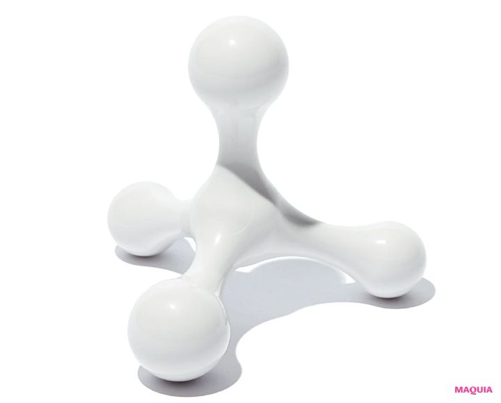 今、キレイな人は「圧」に夢中！ 話題のフェイスポインターほか、愛用品を公開_14