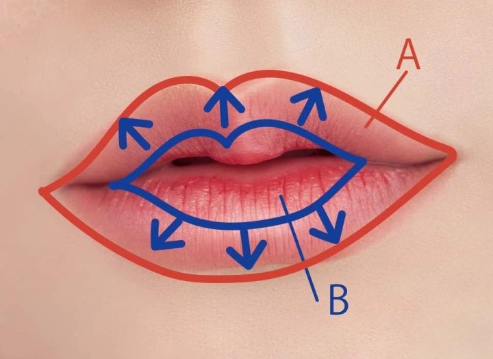 1.キラキラストーンが目を引く、K-POP風アイドルメイク_LIP_やり方