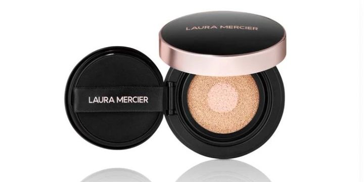 2.デイリーメイクにも最適！ ツヤ肌コーラルメイク_BASE_ローラ メルシエ ジャパン フローレス ルミエール ラディアンス パーフェクティング トーンアップ クッション FAIR ROSE