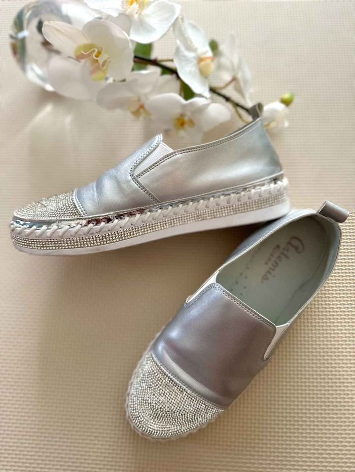 画像: ラインストーンがすごい！ artemis by DIANAのスリッポン