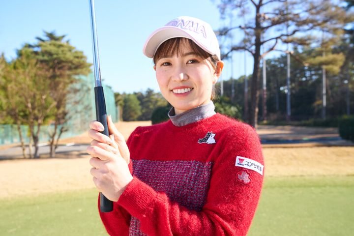 女子プロが実践しているパッティングのコツ！「2センチほど短く握る」