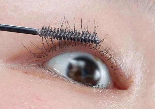 ダイソーのおすすめUGT パールカラーマスカラ 01c