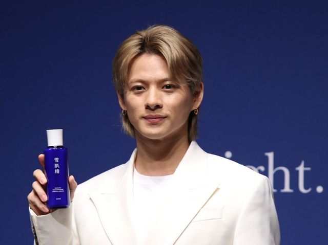 雪肌精を持つ平野さん