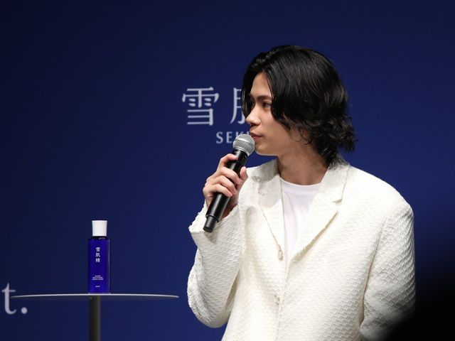 真面目に話す神宮寺さん