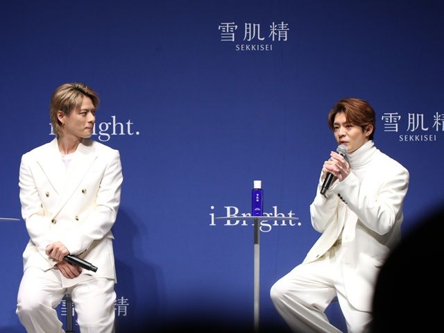 岸さんを見つめる平野さん