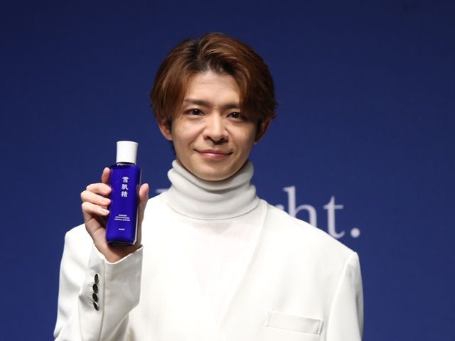 雪肌精を持つ岸さん