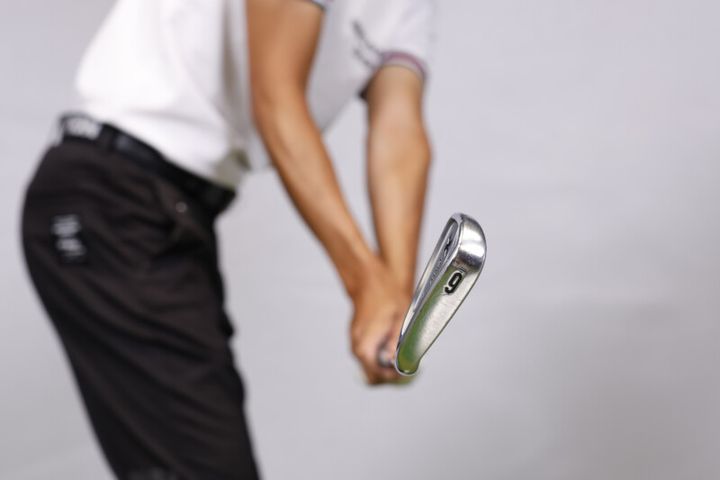 女子・男子プロ10人のスイングを徹底解説！正しい形はどう作る？