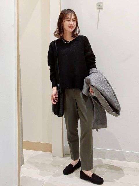 グローバルワークのHug meニットラメVネックプルオーバー