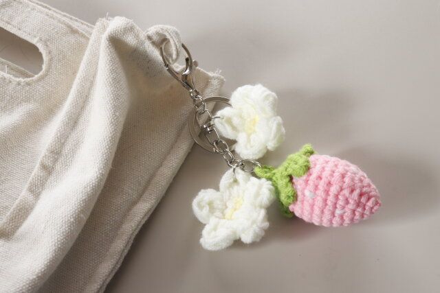 ダイソー イチゴニットキーホルダー 使用例