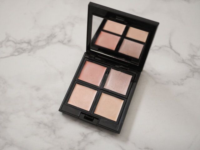 アディクション「スキンリフレクト フレッシュ コンシーラー」001 Ivory