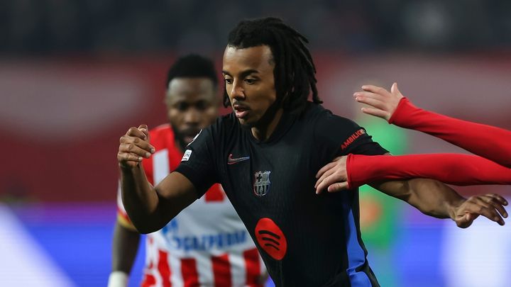 隙あらば来日するバルセロナの“親日家”DF、CLで衝撃の1試合3アシスト！「良い方向に進んでいる」