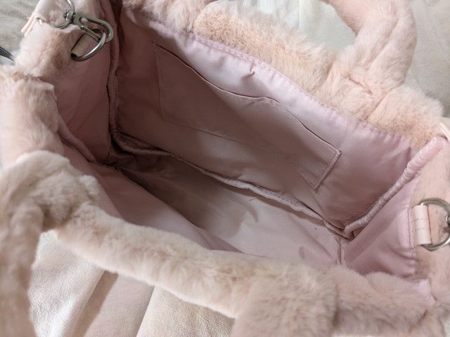 DarichFLUFFYバッグ中