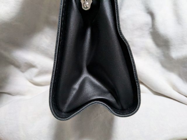 バッグ横から見た様子