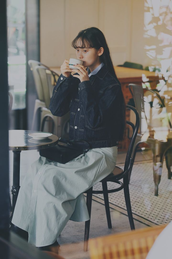 薄手アウター×ワンピースコーデ10選。本格的な寒さの手前にぴったりな着こなしが満載