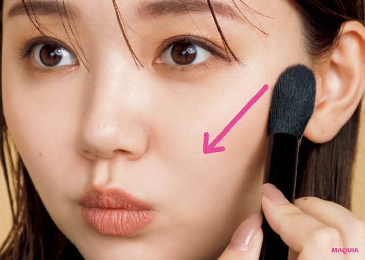 ベージュの斜めチークで“シゴデキ”顔に。印象操作チークをマスターせよ！_8