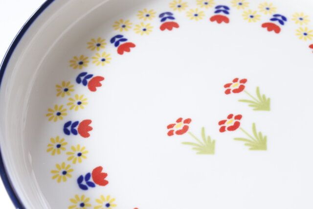 ダイソーのプレート（ブルーライン、チューリップ、約16.5cm）のデザイン