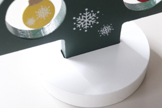 ダイソーの組立て簡単なクリスマスツリー