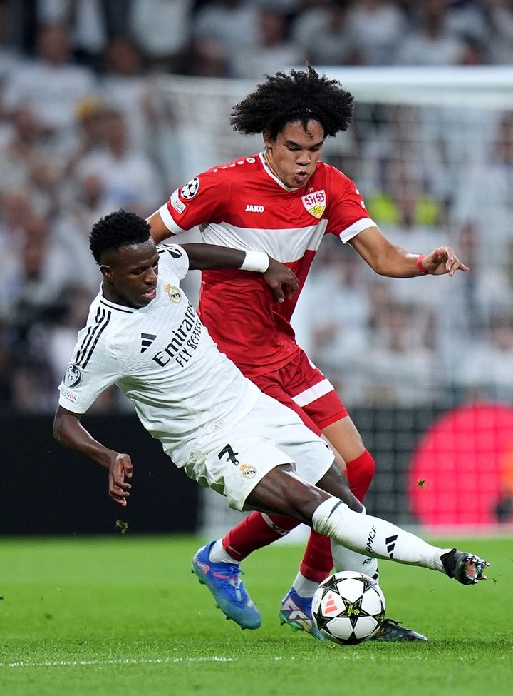 欧州で大ブレイク中！20歳の日本人DFがインタビューで明かす、チームでの評価 「対人で潰すプレーとか…」