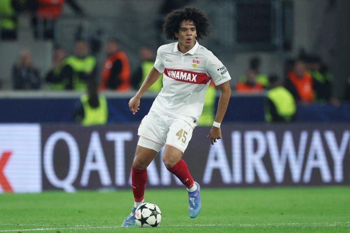 欧州で大ブレイク中！20歳の日本人DFがインタビューで明かす、チームでの評価 「対人で潰すプレーとか…」